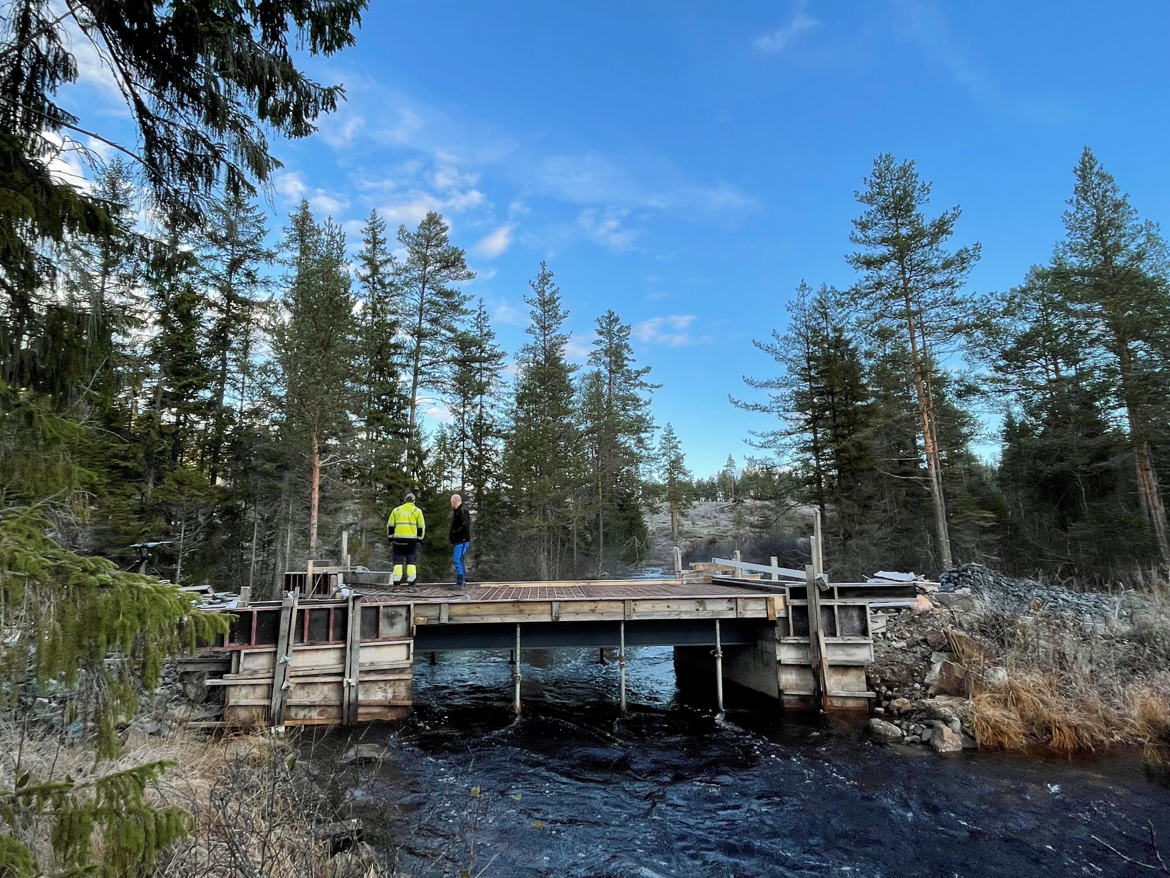 Bildet viser armering og støping av ny bruplate bruplate. 