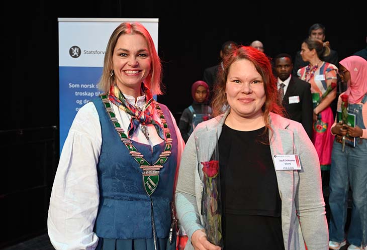 Foto: Statsforvalteren i Innlandet/Benedicte Kvalsund. Gruppebilde Stor-Elvdal fra statsborgerseremoni