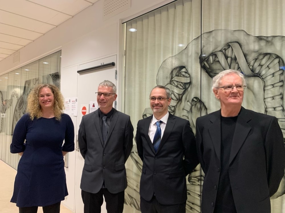 Tore Qvenild (til høyre) sammen med komiteen som har bedømt avhandlingen, professorene L. Chavarie, J. Höyesjö og Ø. Langangen.